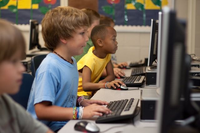 1 in 5 Students in Grades 7-12 Have Had a Traumatic Brain Injury in Their Lifetime 1 in 5 Students in Grades 7-12 Have Had a Traumatic Brain Injury in Their Lifetime