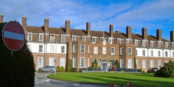 First UK Hospital Implements Latest Siemens PET·CT Technology First UK Hospital Implements Latest Siemens PET·CT Technology