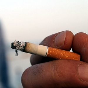smoking increases risk of lung cancer smoking increases risk of lung cancer