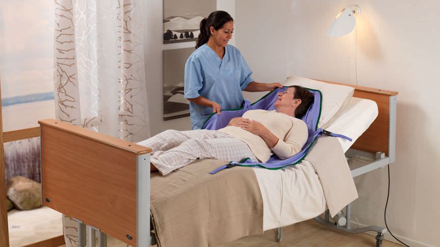 Homecare bed / electrical / on casters / 4 sections Minuet™ 2 ArjoHuntleigh