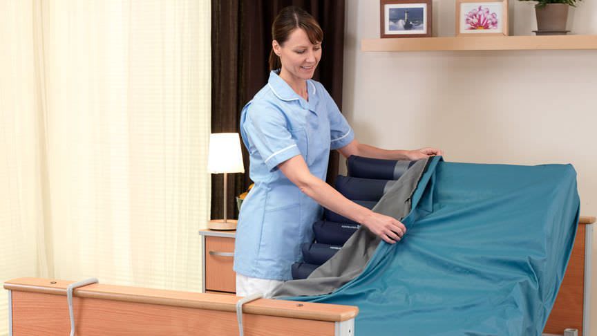 Hospital bed mattress / anti-decubitus / dynamic air / tube Alpha Active™ 4 ArjoHuntleigh