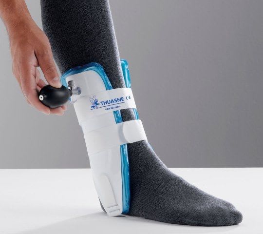 Ankle splint (orthopedic immobilization) / inflatable Ligacast Air+ Thuasne