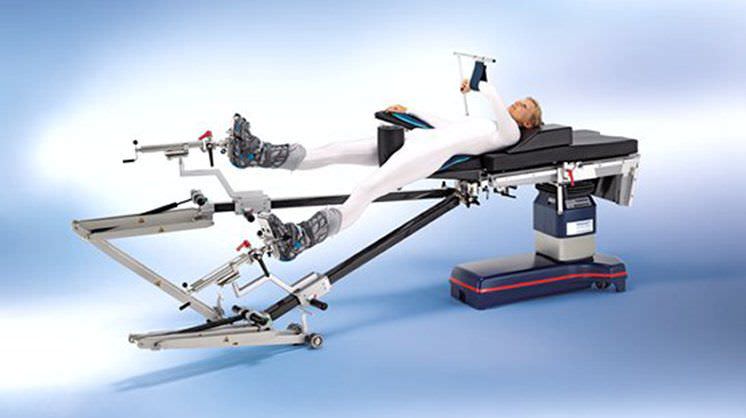 Operating table hip positioning system MAQUET