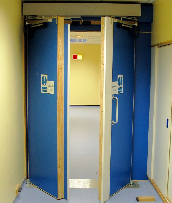 Hospital double door / laboratory / swinging / automatic Wardray Premise