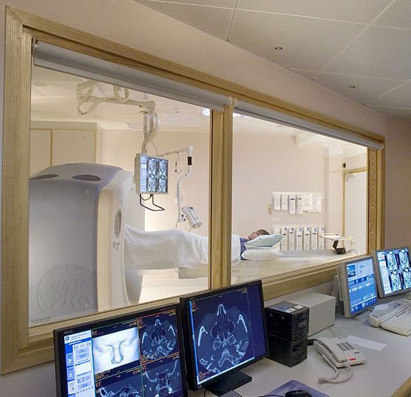 Hospital window / laboratory / viewing / radiation shielding Wardray Premise