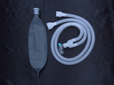 Disposable patient ventilator breathing circuit 100 cm, 15 mm Ø | G-113001 Vadi Medical Technology