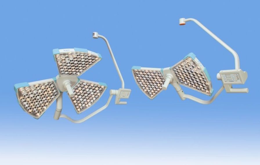 LED surgical light / with control panel / ceiling-mounted / 1-arm 160 000 lux | X3, X2 SURGIRIS