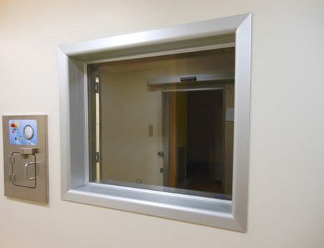Healthcare facility window / radiation shielding / viewing / lead glass Cablas