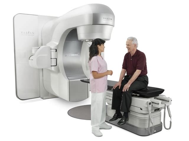 Stereotactic radiosurgery linear particle accelerator / robotized positioning tables TrueBeam™ STx Varian Medical Systems