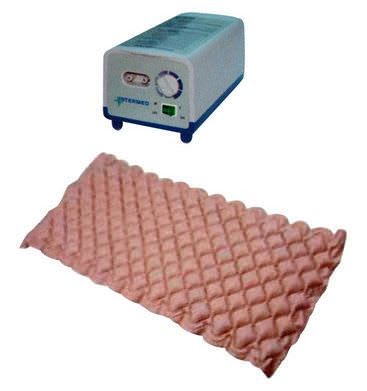 Hospital bed overlay mattress / anti-decubitus / dynamic air / honeycomb XIN012 Chinesport
