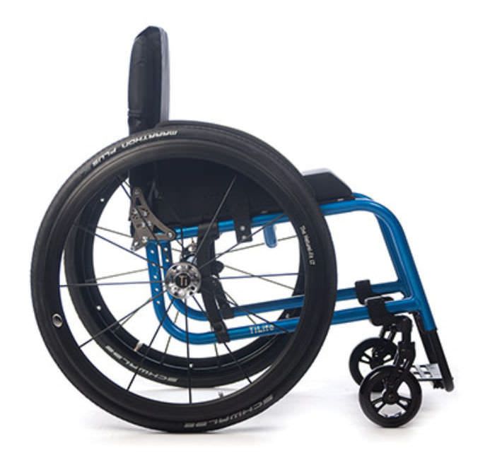 Active wheelchair / height-adjustable / with legrest AERO R TiLite
