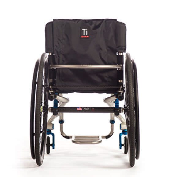 Active wheelchair / height-adjustable / with legrest AERO T TiLite