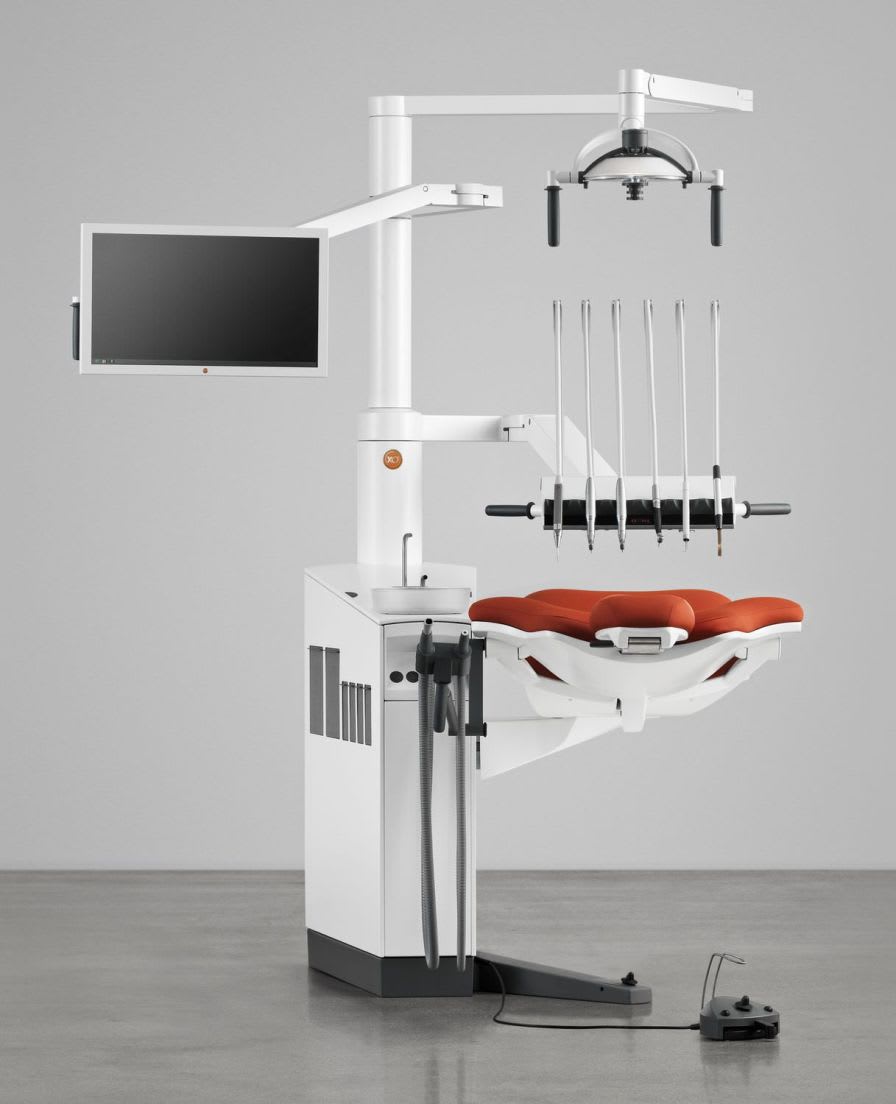 Dental treatment unit with lamp / with delivery system / with monitor / compact XO 4-2 XO CARE