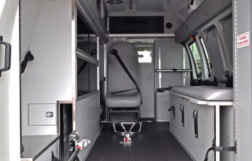 Transport medical ambulance / type II / van Crusader Plus Wheeled Coach