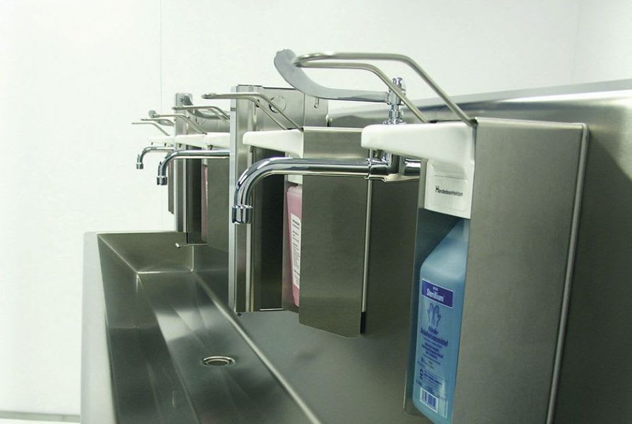 Stainless steel surgical sink / 3 stations Vitec Cleanroom Technologies