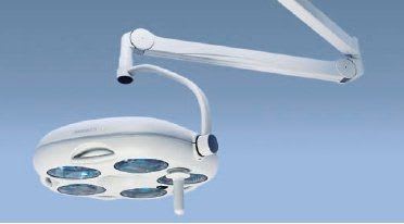 Halogen surgical light / ceiling-mounted / 1-arm 160 000 lux | MERILUX X5 CM Merivaara