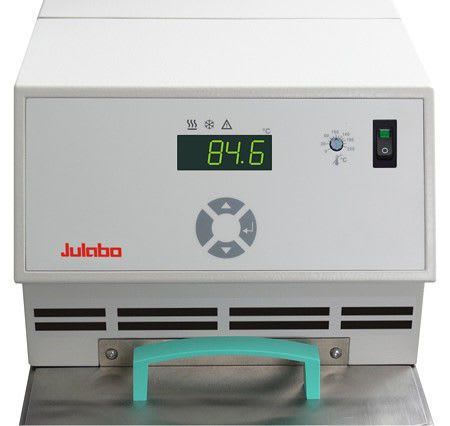Warming laboratory water bath / circulating / refrigerated / compact -30 °C ... +150 °C | CF30 Julabo