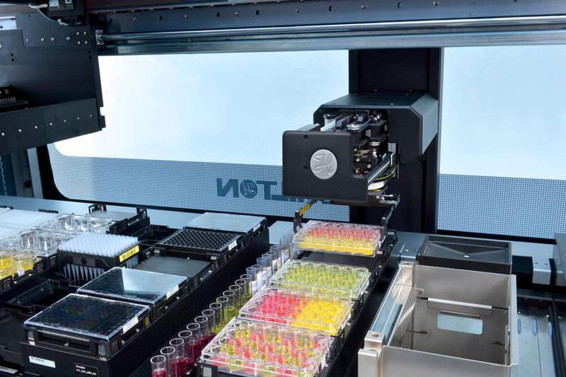 Laboratory liquid handling robotic workstation VANTAGE Hamilton Company