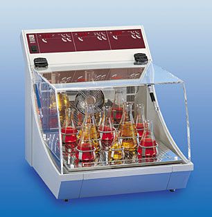 Flask laboratory incubator shaker 8 °C ... 70 °C, 46 L, 10 - 250 rpm | 3031 GFL Gesellschaft für Labortechnik