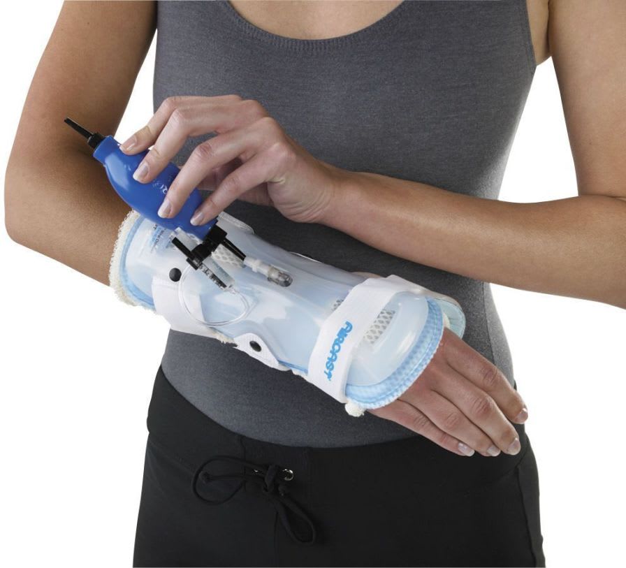 Wrist splint (orthopedic immobilization) / inflatable StabilAir™ Wrist Brace Aircast