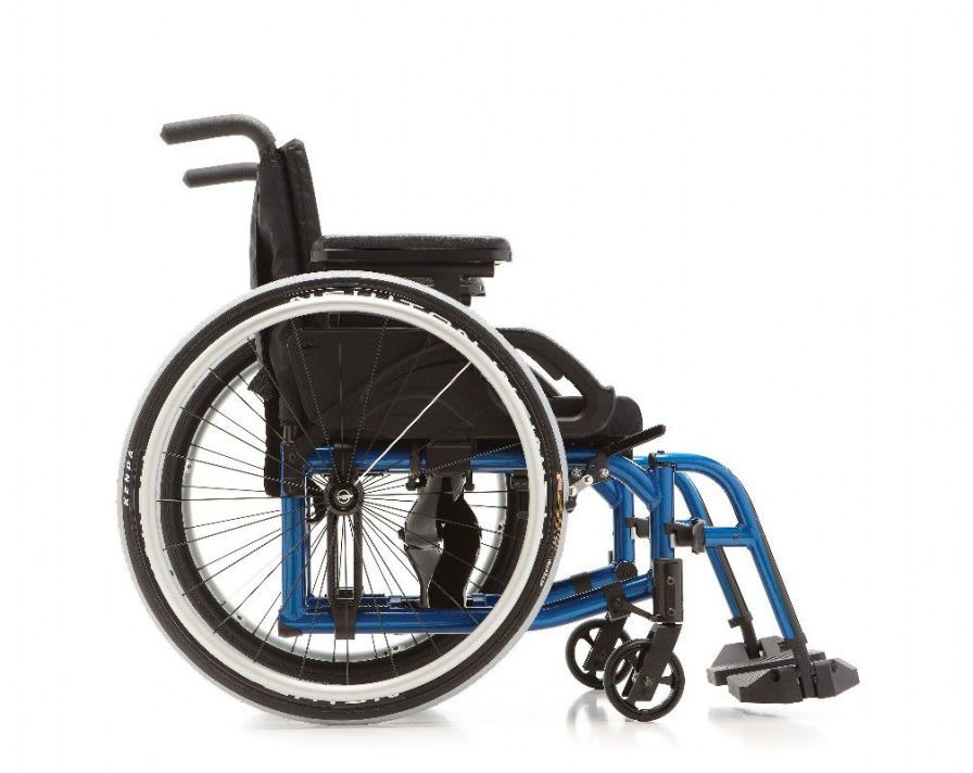 Passive wheelchair / folding / with legrest Helio A7 Motion Composites