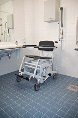 Shower chair / height-adjustable / hydraulic 4080 Lojer