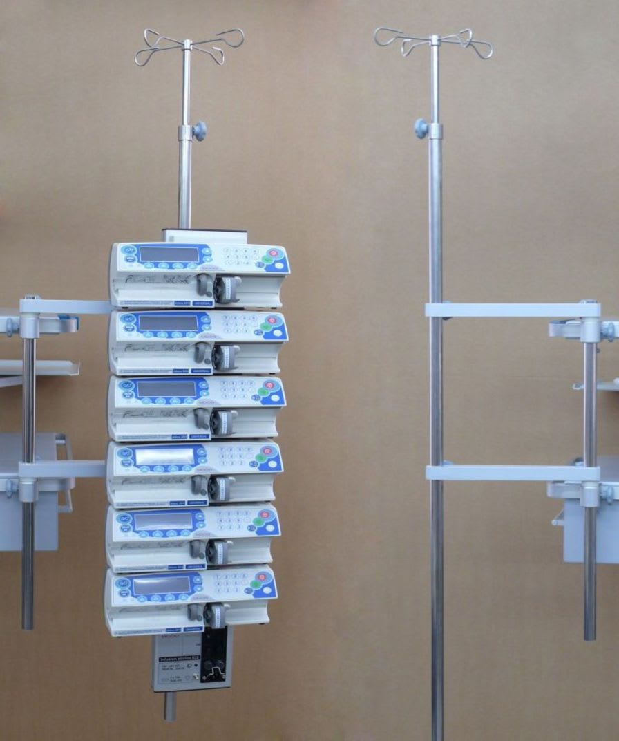 4-hook IV pole / wall-mounted Medical Technologies