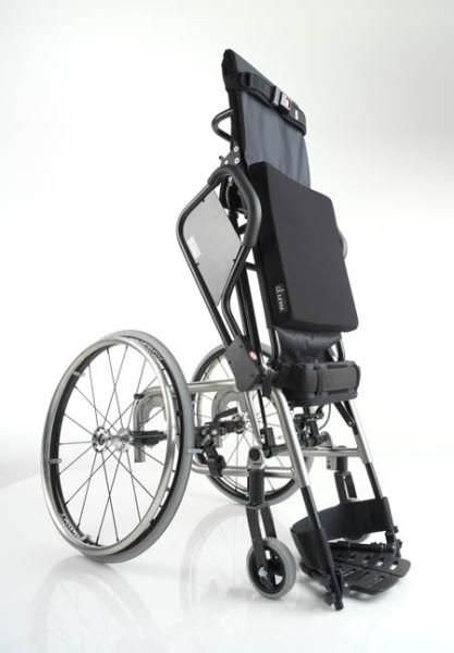 Active wheelchair / stand-up LAE LEVO AG