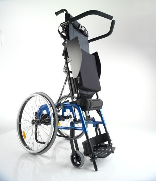 Active wheelchair / stand-up LCEV LEVO AG