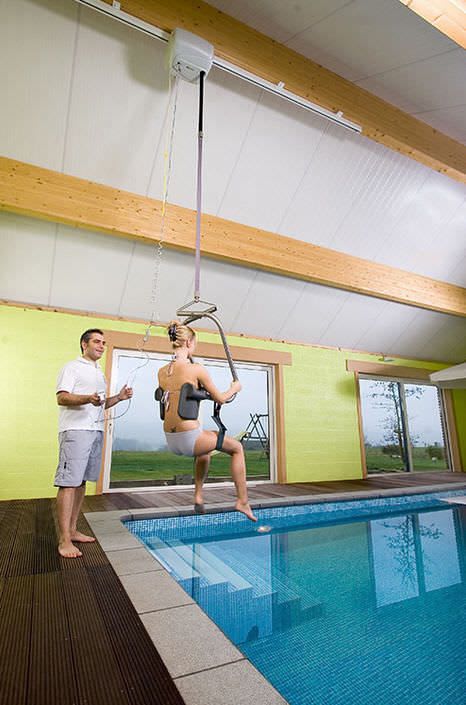 Ceiling-mounted patient lift / pool 2500 Handi-Move