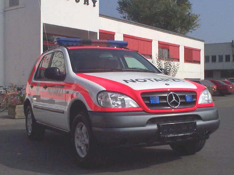 Emergency medical ambulance / 4x4 Mercedes M Dlouhy , Fahrzeugbau