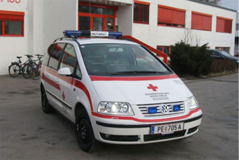 Emergency medical ambulance / light van VW Sharan Dlouhy , Fahrzeugbau