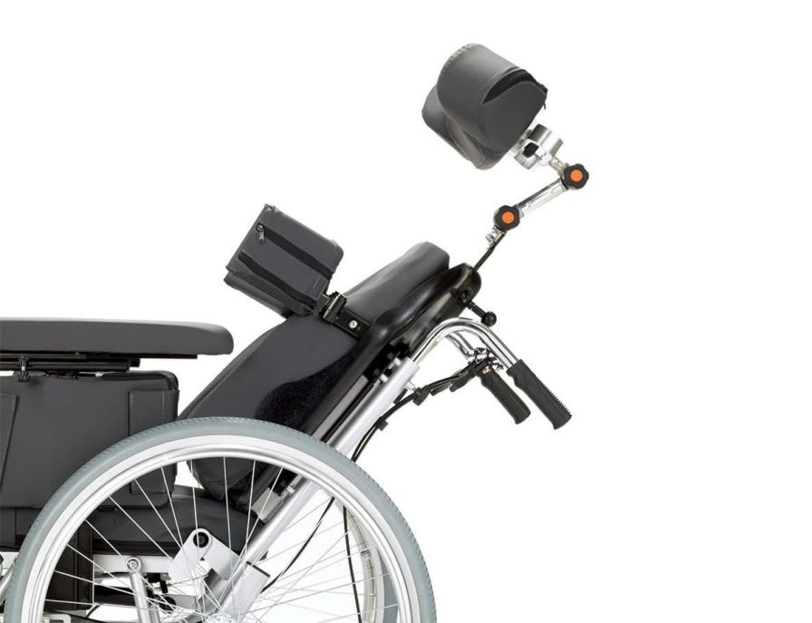 Passive wheelchair / with headrest / with legrest Max. 125 kg | TRITON Bischoff & Bischoff
