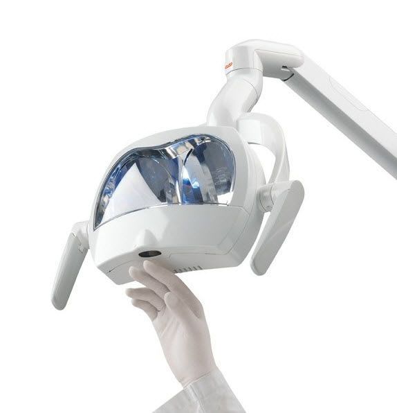 LED dental light / 1-arm 8000 - 22500 lux | VENUS Anthos