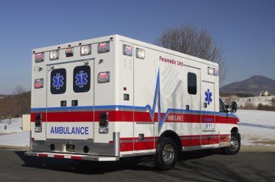 Emergency medical ambulance / type III / box Ford E450 164" TraumaHawk American Emergency Vehicles
